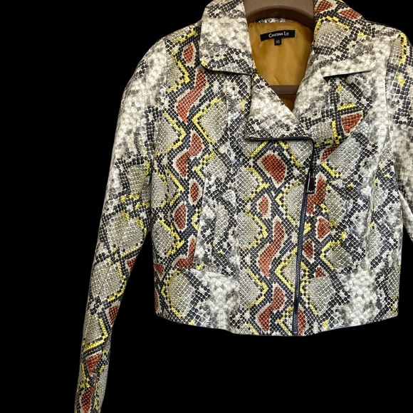 XS•CRISTINA LEI•VEGAN LEATHER SNAKESKIN SHORT ZIP UP JACKET• - Picture 2 of 4